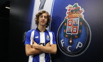 OFICIAL: FC Porto segura Fábio Silva - TVI