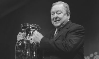 UEFA: morreu o ex-presidente Lennart Johansson - TVI