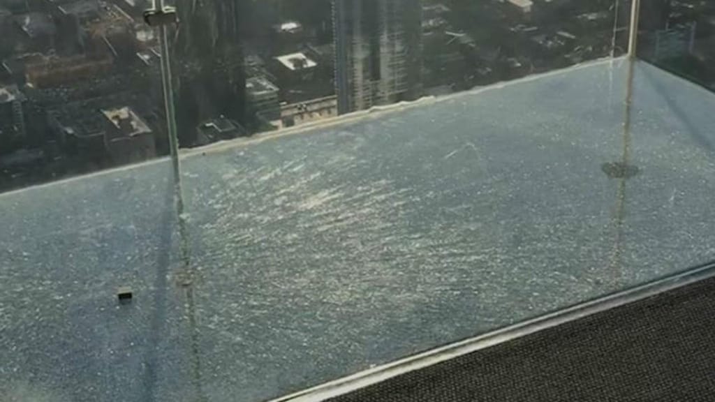 Incidente em skydeck de torre de Chicago