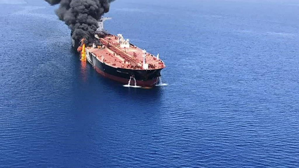 Ataque contra dois navios petroleiros faz escalar tensões internacionais