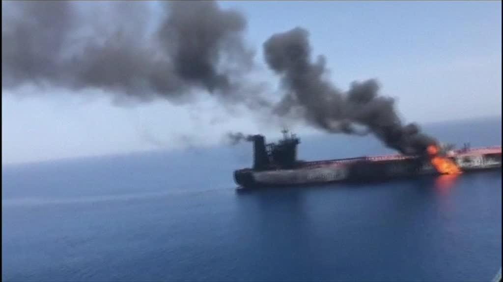 Ataque contra dois petroleiros faz escalar tensão internacional