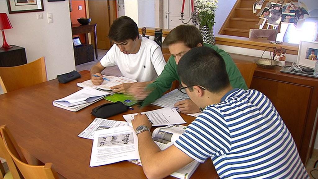 Exames nacionais deixam muitos estudantes à beira de um ataque de nervos