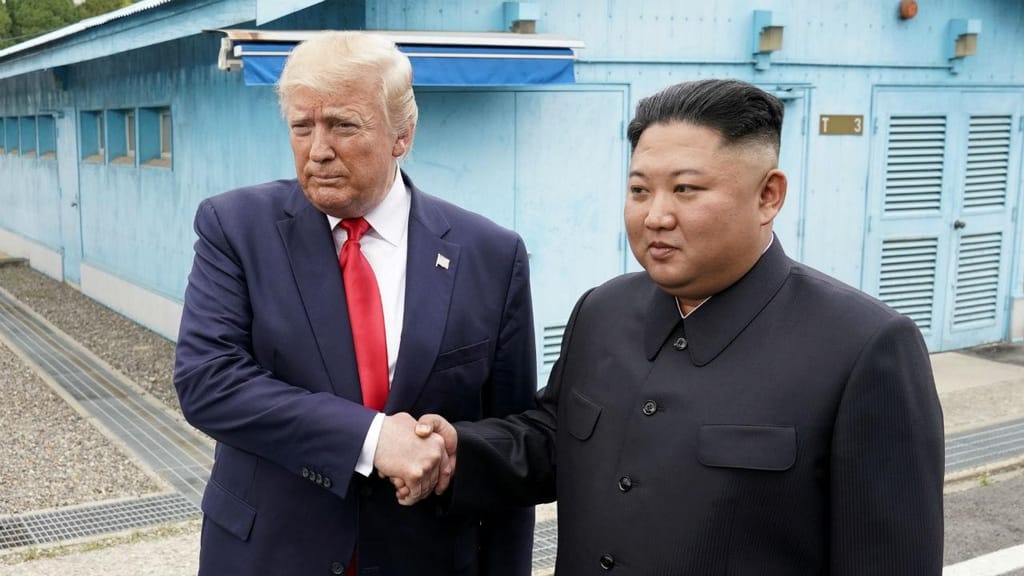 Donald Trump e Kim Jong-un encontram-se na Coreia do Norte