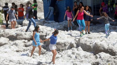 Guadalajara acorda coberta de neve depois de dias com termómetros nos 31 graus - TVI