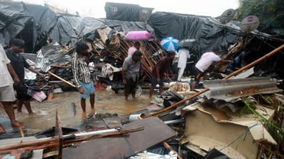 Chuvas torrenciais fazem 15 mortos e 66 feridos na Índia - TVI