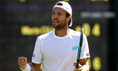 Wimbledon: João Sousa faz história ao apurar-se para os «oitavos» - TVI