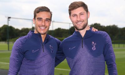 Tottenham anuncia renovação com dois jogadores - TVI