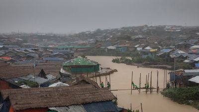 Inundações arrasam o maior campo de refugiados do mundo - TVI