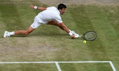 Djokovic bate Federer em batalha épica e conquista Wimbledon - TVI