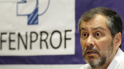 Fenprof considera uma "verdadeira provocação" o aumento de 0,3% - TVI