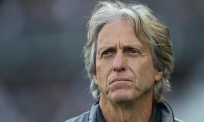 Flamengo:  Jesus tem mais dois jogadores lesionados - TVI