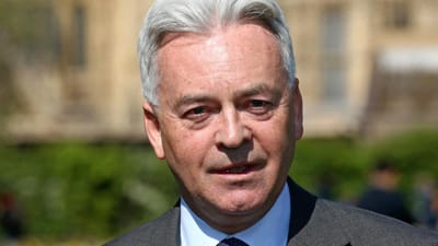Secretário de Estado britânico demite-se - TVI