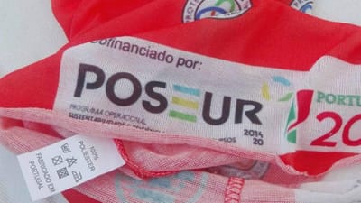 PSD exige ao Governo recolha "imediata" das golas inflamáveis - TVI