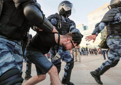 Várias dezenas de manifestantes detidos em Moscovo - TVI