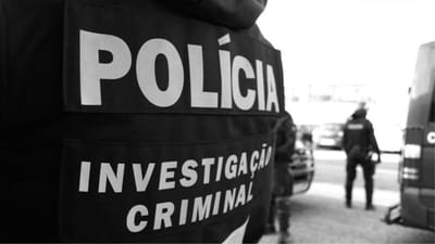 Detido homem que recebeu polícia com metralhadora na Cova da Moura - TVI