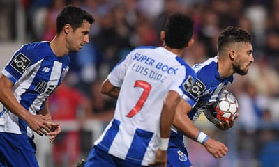 VÍDEO: penálti com recurso ao VAR e FC Porto novamente em vantagem - TVI