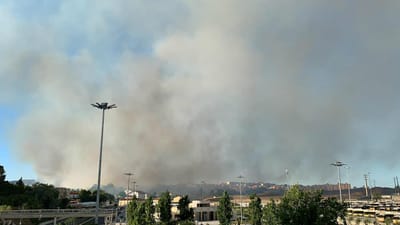 Odivelas: fogo obrigou à evacuação de casas, mas não fez danos pessoais - TVI