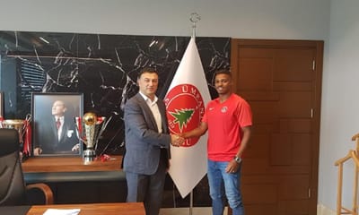 OFICIAL: Vasco Fernandes reforça equipa da segunda divisão turca - TVI
