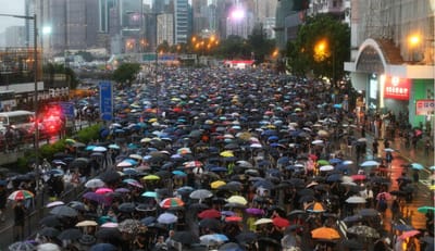 Organização diz que protesto juntou mais de 1,7 milhões de manifestantes em Hong Kong - TVI