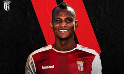 Sp. Braga vai devolver Uche Agbo ao Standard Liège - TVI