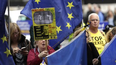 Brexit: França rejeita novo adiamento e governo britânico admite recorrer a tribunal - TVI