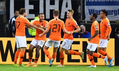 Fundo de 11 milhões da seleção da Holanda para ajudar os clubes amadores - TVI