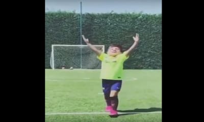 VÍDEO: Mateo Messi imita festejo do pai e o resultado é hilariante - TVI
