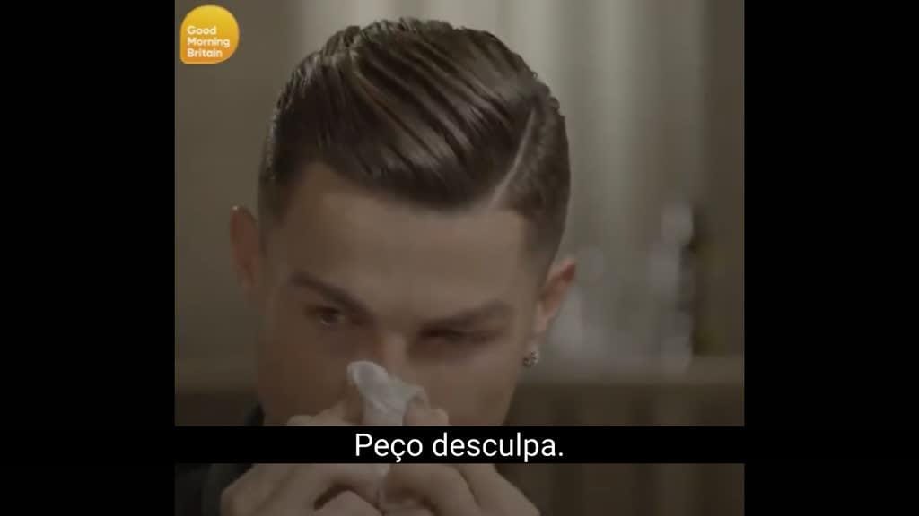 Ronaldo lavado em lágrimas durante entrevista