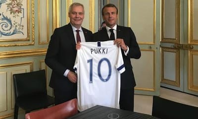 «Febre» Pukki chegou à política com oferta invulgar a Macron - TVI