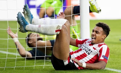 Marcou ao Sporting e segue imparável: bis de Malen na goleada do PSV - TVI