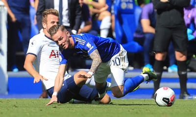 VÍDEO: Leicester vence Tottenham com golo de Ricardo - TVI