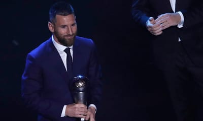 VÍDEO: Messi subiu ao palco mas as atenções foram para os filhos - TVI