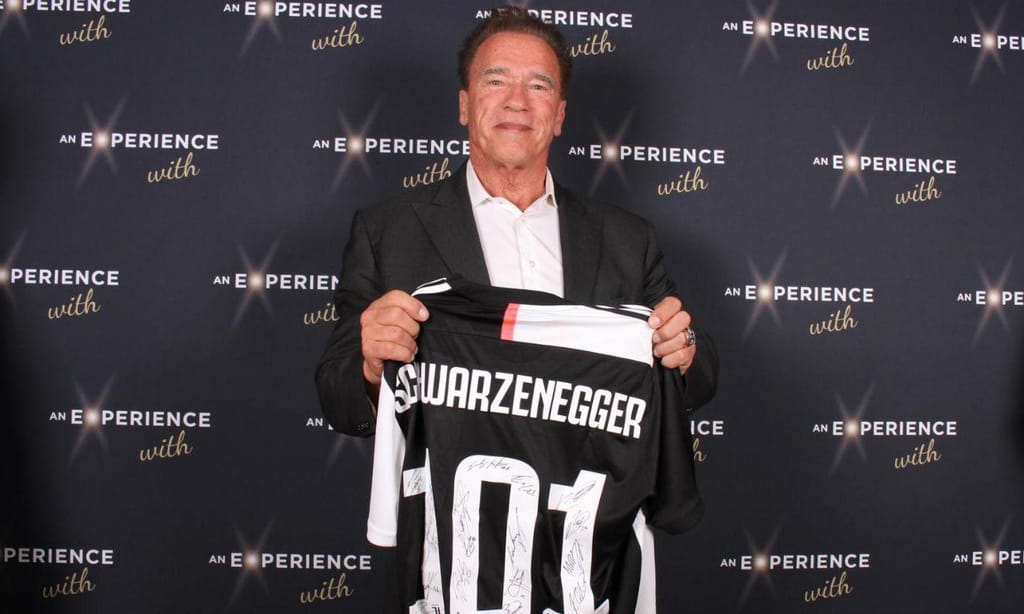 Schwarzenegger com camisola da Juventus