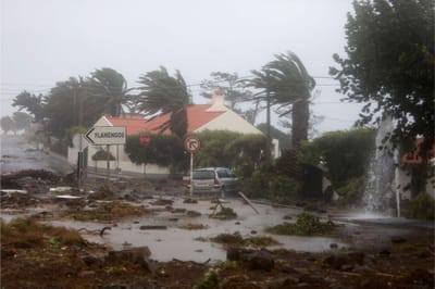 Furacão "Lorenzo": Plano de Emergência dos Açores desativado, 53 pessoas realojadas - TVI
