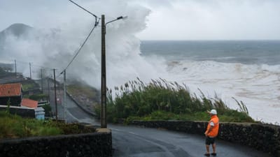 Depressão coloca Açores sob aviso laranja devido a chuva forte - TVI