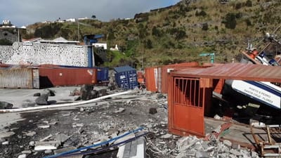 Porto das Lajes das Flores pode levar anos a ser reconstruído - TVI