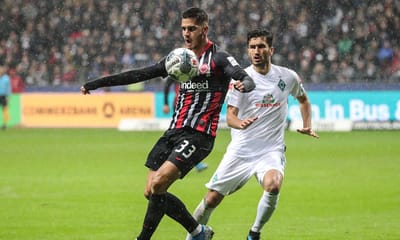 VÍDEO: André Silva volta a marcar, mas Eintracht empata - TVI