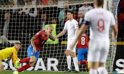VÍDEO: Inglaterra sofre primeira derrota na fase de apuramento - TVI