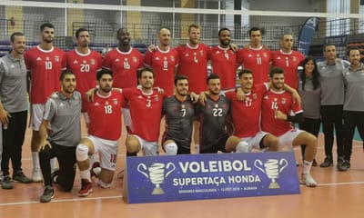 Voleibol: campeão Benfica entra a vencer e Sporting também - TVI
