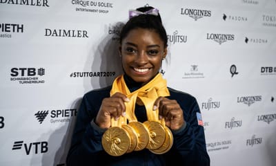 Simone Biles estabece novo recorde de medalhas em Mundiais - TVI