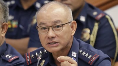 Chefe da polícia filipina demite-se após impedir investigação a polícias suspeitos de vender droga - TVI