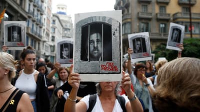 Catalunha: milhares de manifestantes procuram bloquear transportes e apelam a protestos - TVI