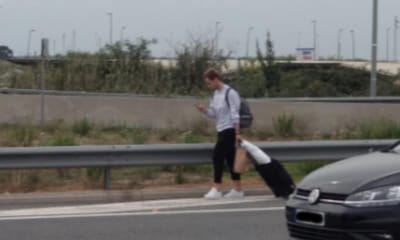 Rakitic preso nos protestos em Barcelona vai a pé do aeroporto até casa - TVI