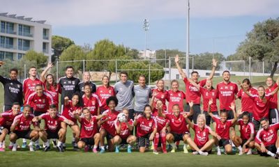 VÍDEO: Benfica juntou equipas masculina e feminina para treinar - TVI