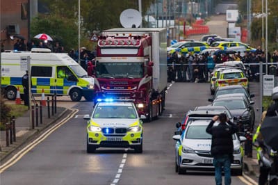 Motorista de camião declara-se culpado de homicídio de 39 migrantes vietnamitas em Inglaterra - TVI