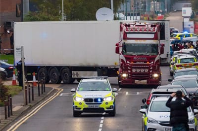Mais oito detidos no caso dos 39 migrantes encontrados mortos em camião no Reino Unido - TVI