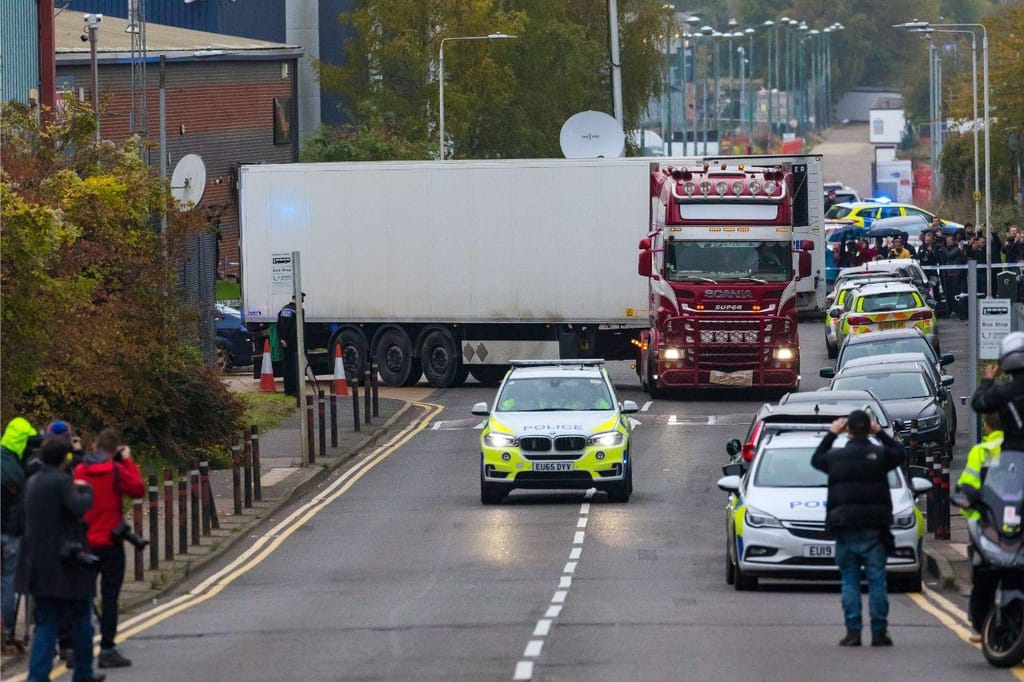 Camião encontrado com 39 corpos em Inglaterra