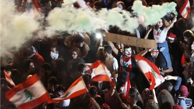 Exército libanês apoia manifestantes, mas quer estradas sem bloqueios - TVI