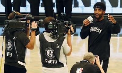 NBA: Kyrie Irving bate recorde de pontos na estreia pelos Nets - TVI