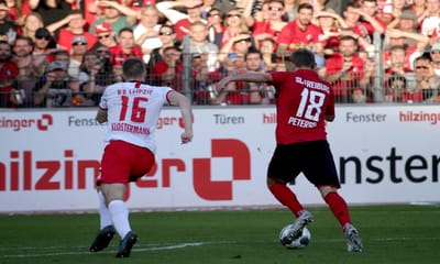 Atenção Benfica: Leipzig derrotado pelo Friburgo - TVI